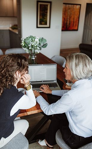 Lucinda Holliday providing mediation services for separation and divorce to a wife