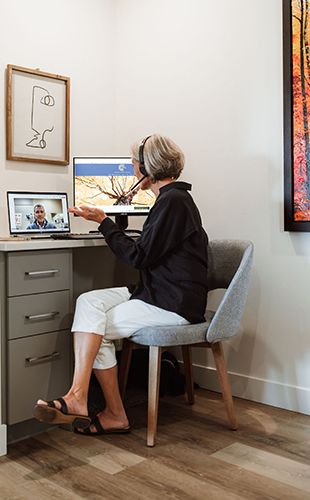 Lucinda Holliday giving remote mediation advice on separation and divorce